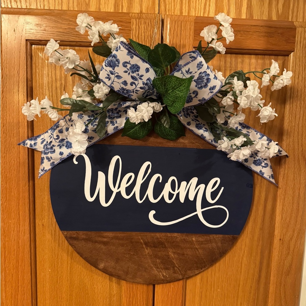 Welcome Sign with Blue and White Floral Bow Door or Wall Hanging NWT